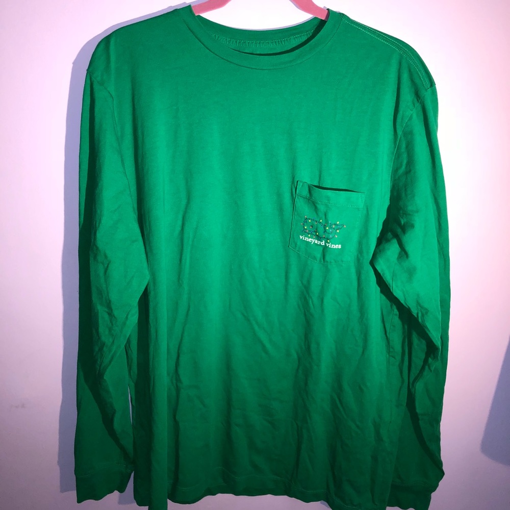 MENS sizing Vineyard Vines T-Shirt